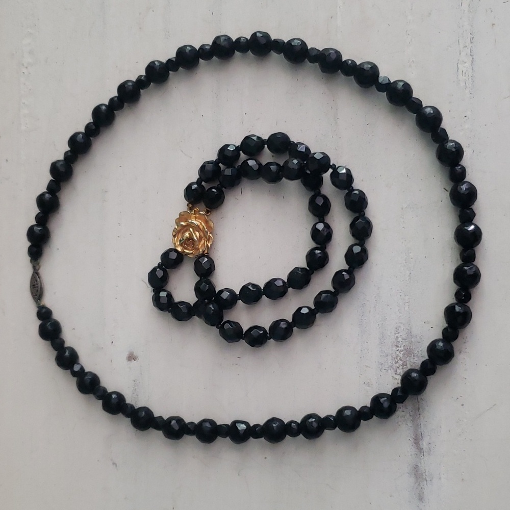 Glass jet choker/bracelet